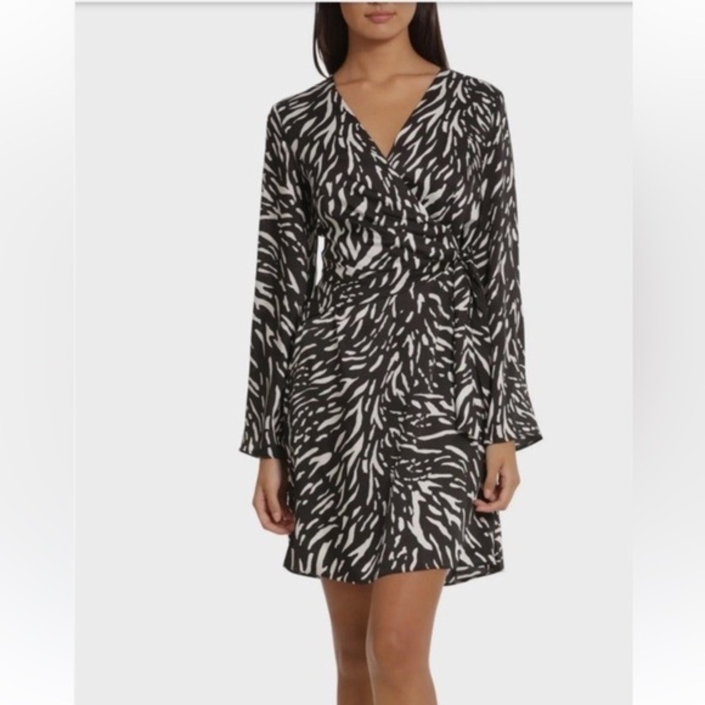 Donna Morgan Dress Wrap Look classic casual occasion women’s Dress size 4